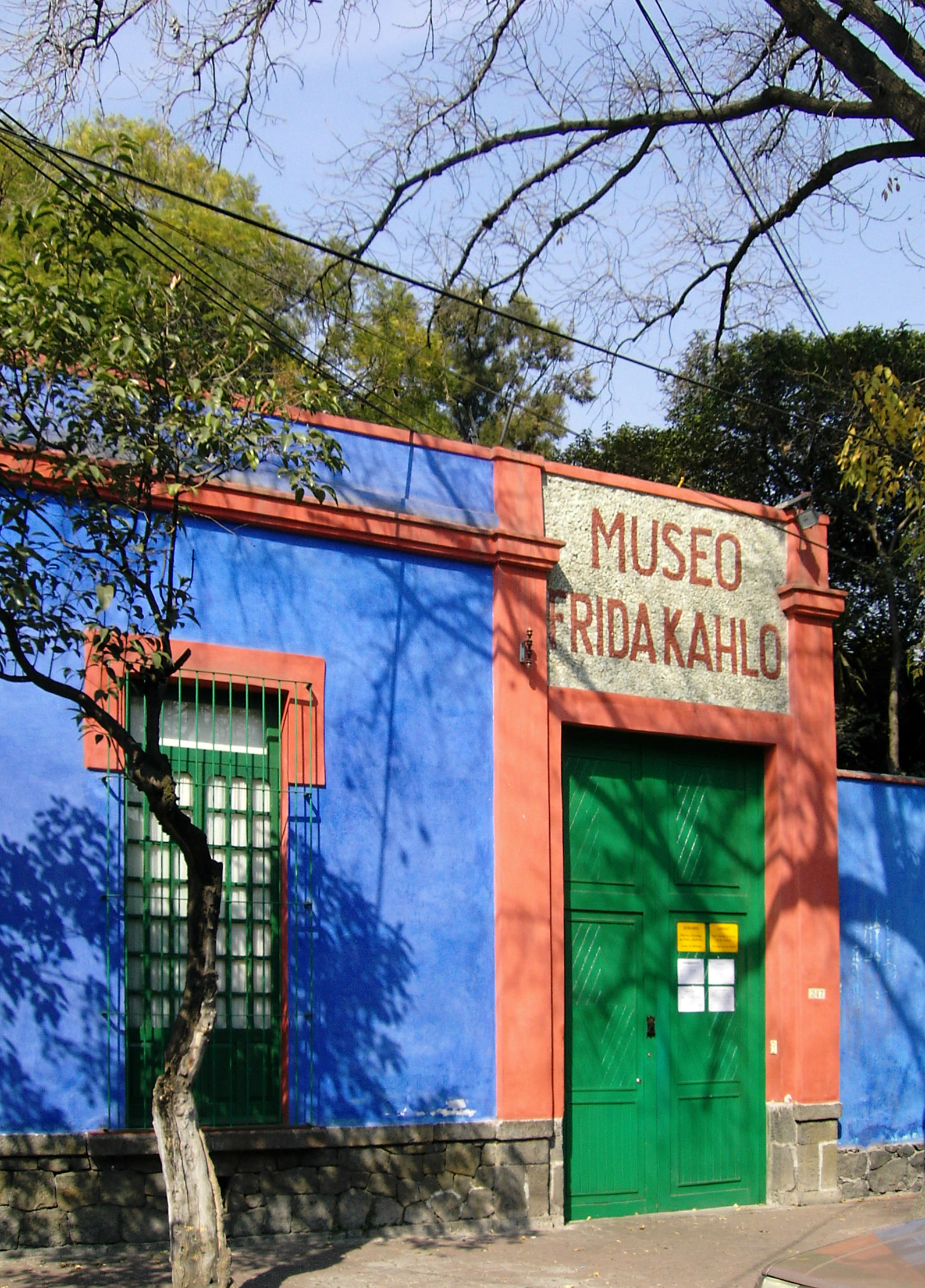 The blue façade of the Frida Kahlo Museum (Casa Azul)
