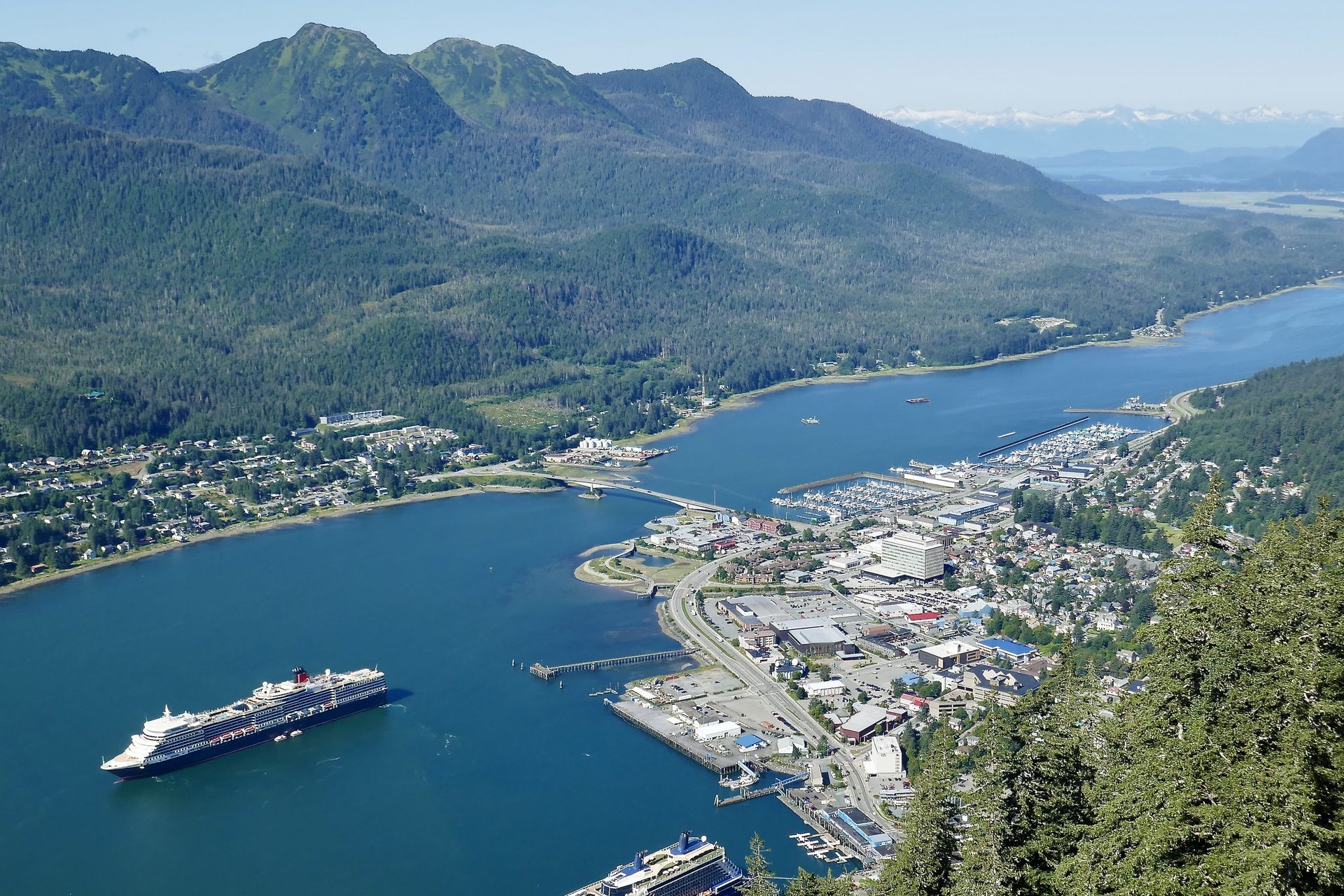 Juneau between mountains and sea